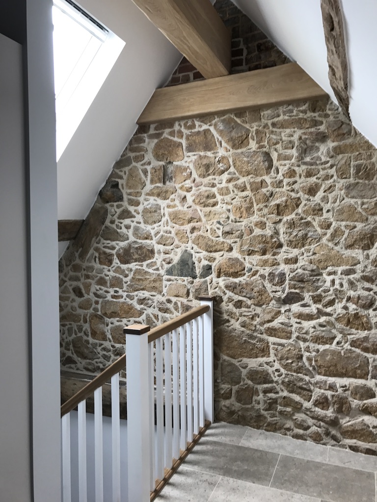 78DF4A8B-281D-49E7-987F-BF4D3F41BCE8_1_105_c