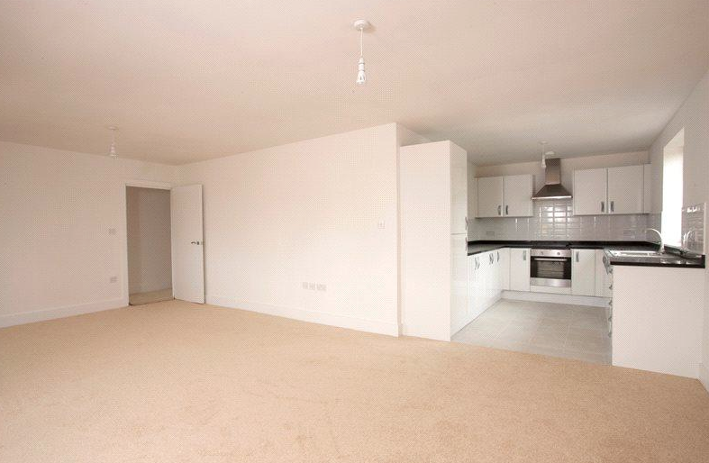 Morton in Marsh PO 04